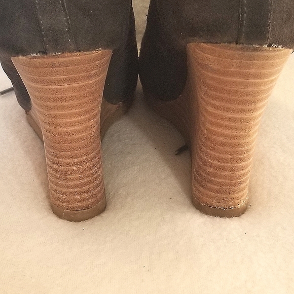 Express Gray Suede Lace Up Wedge Booties, Size 7 - Picture 7 of 9